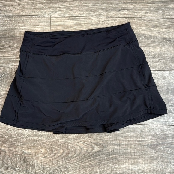 Lululemon Athletica Black Skort size 8 - Picture 1 of 4